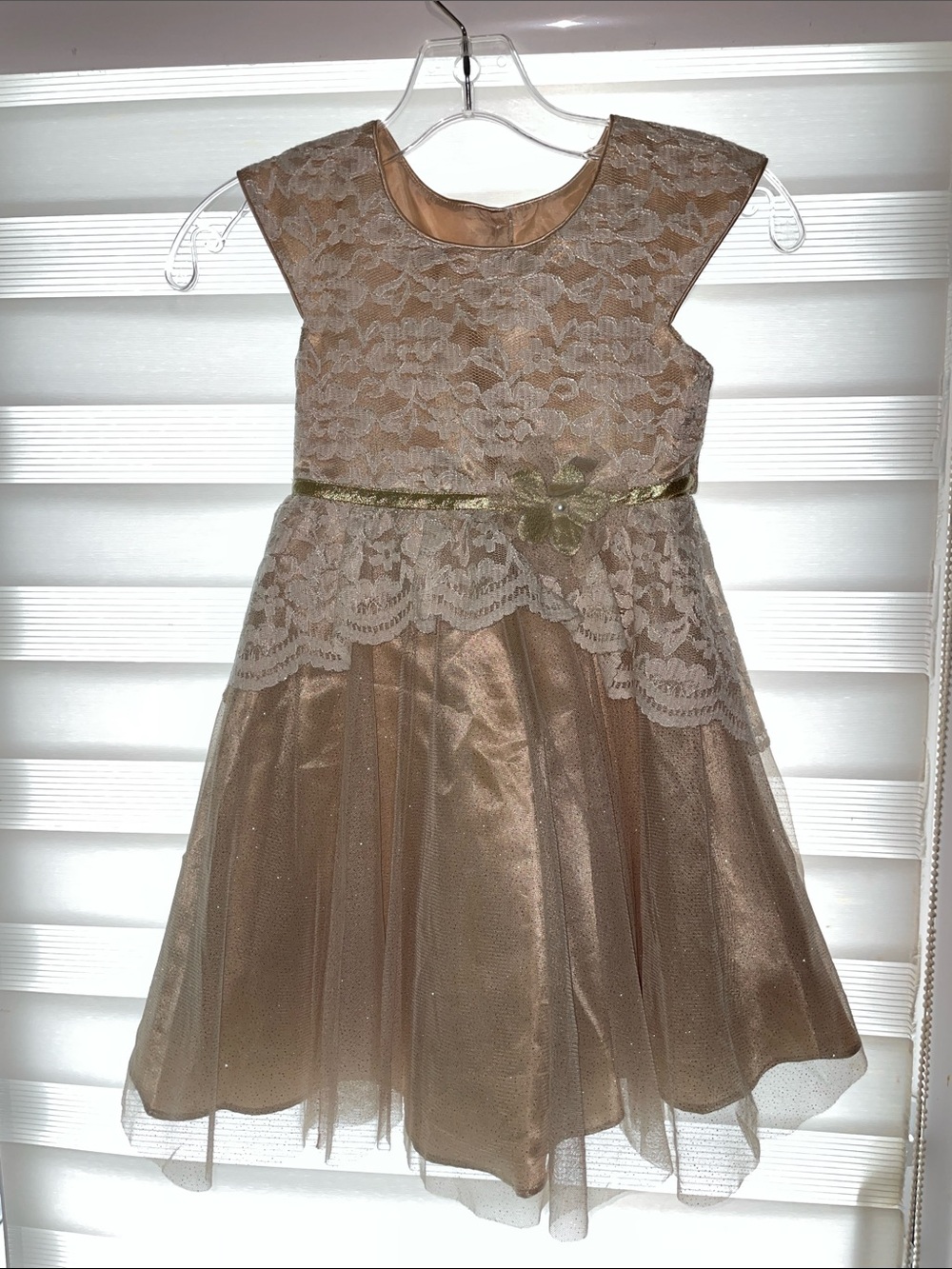 Girls Lace & Tulle Formal Dress in Champagne Gold
